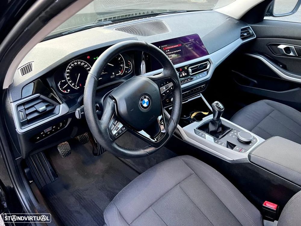 BMW 318 d Touring Line Sport - 12