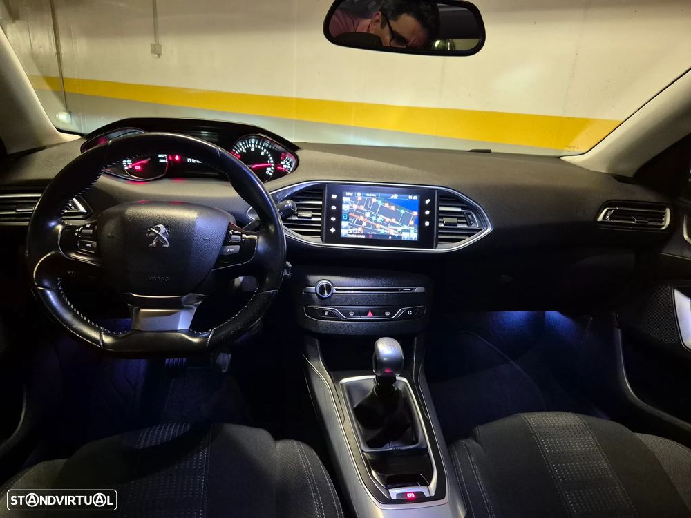 Peugeot 308 SW 1.6 BlueHDi Style - 29