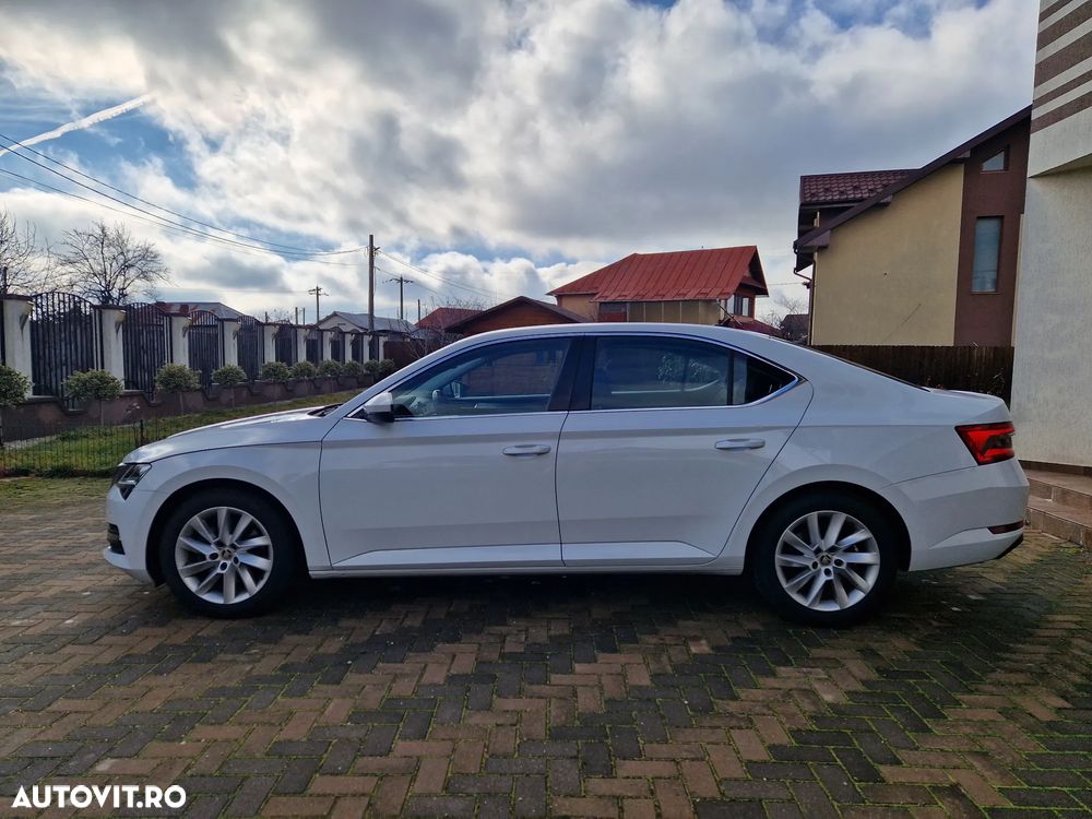 Skoda Superb 2.0 TDI DSG Ambition - 4