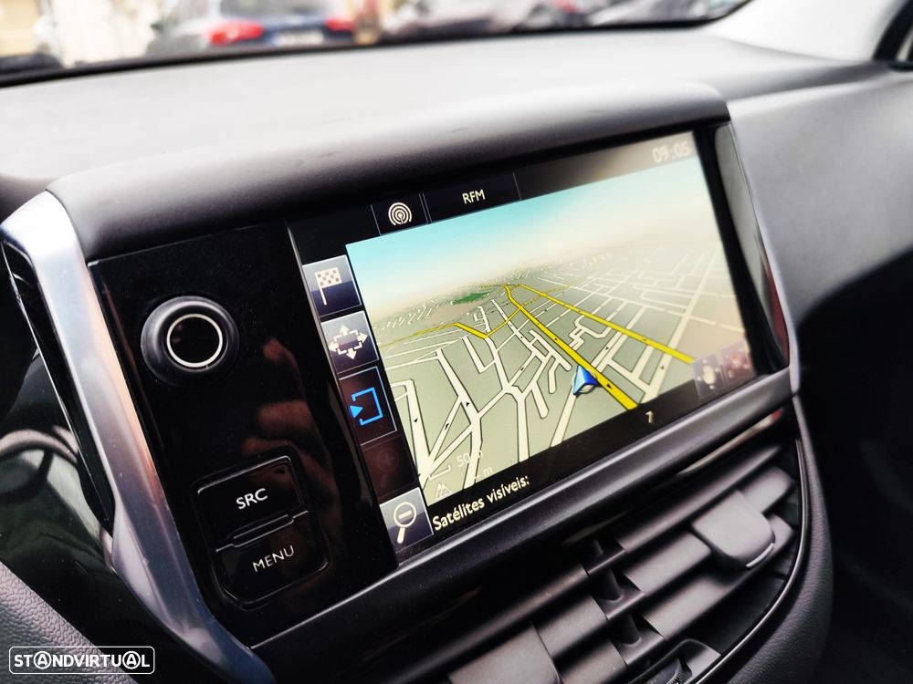 Peugeot 208 1.2 VTi SE Style - 16