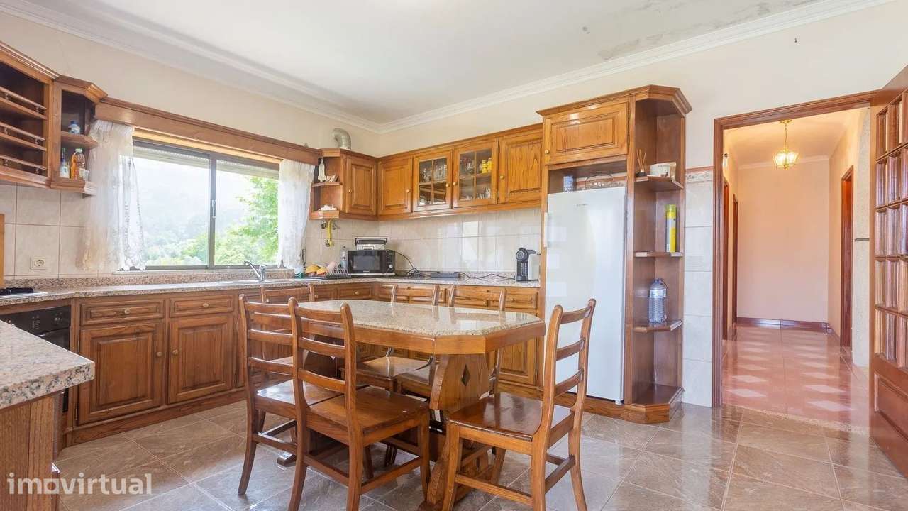 Moradia T4 com 980 m² de terreno em Souto – Terras de Bouro - Grande imagem: 3/16
