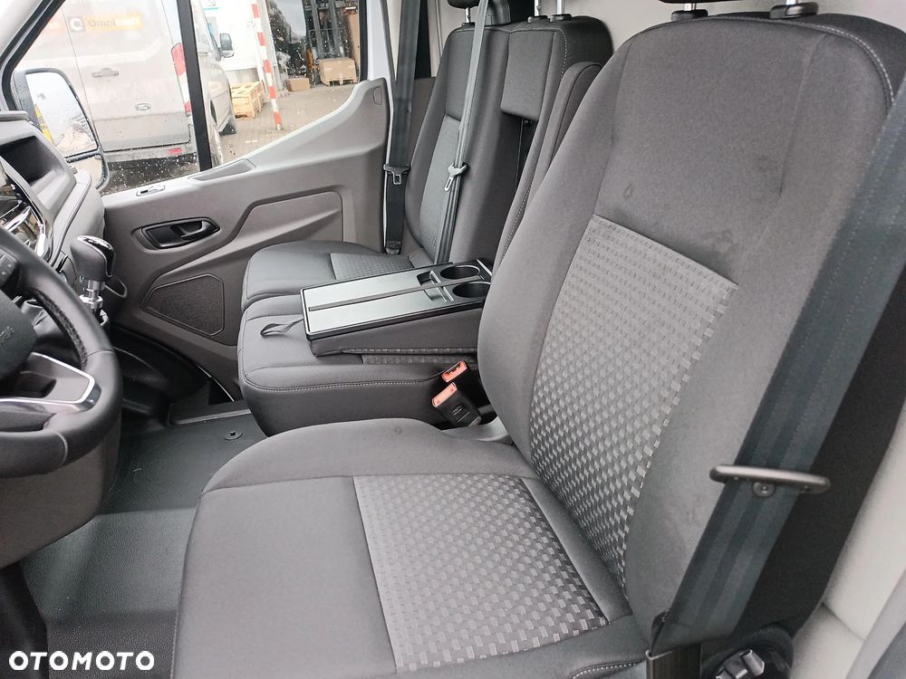 Ford Transit - 11
