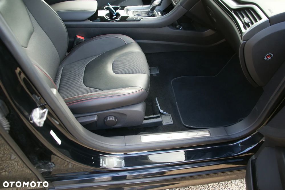 Ford Mondeo 2.0 TDCi STart-Stopp PowerShift-Aut ST-Line - 16