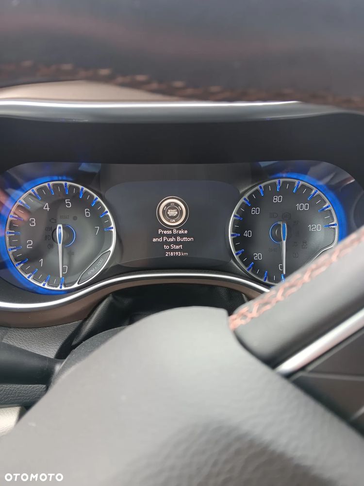 Chrysler Pacifica - 13