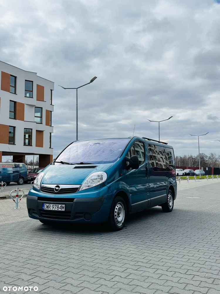 Opel Vivaro - 1