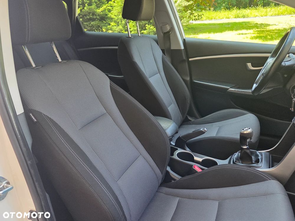 Hyundai i30 1.6 CRDi Premium - 27