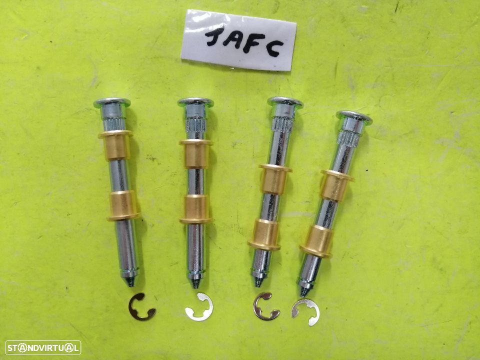Cavilhas das portas Nissan Pickup D21 e Terrano 1 - 1