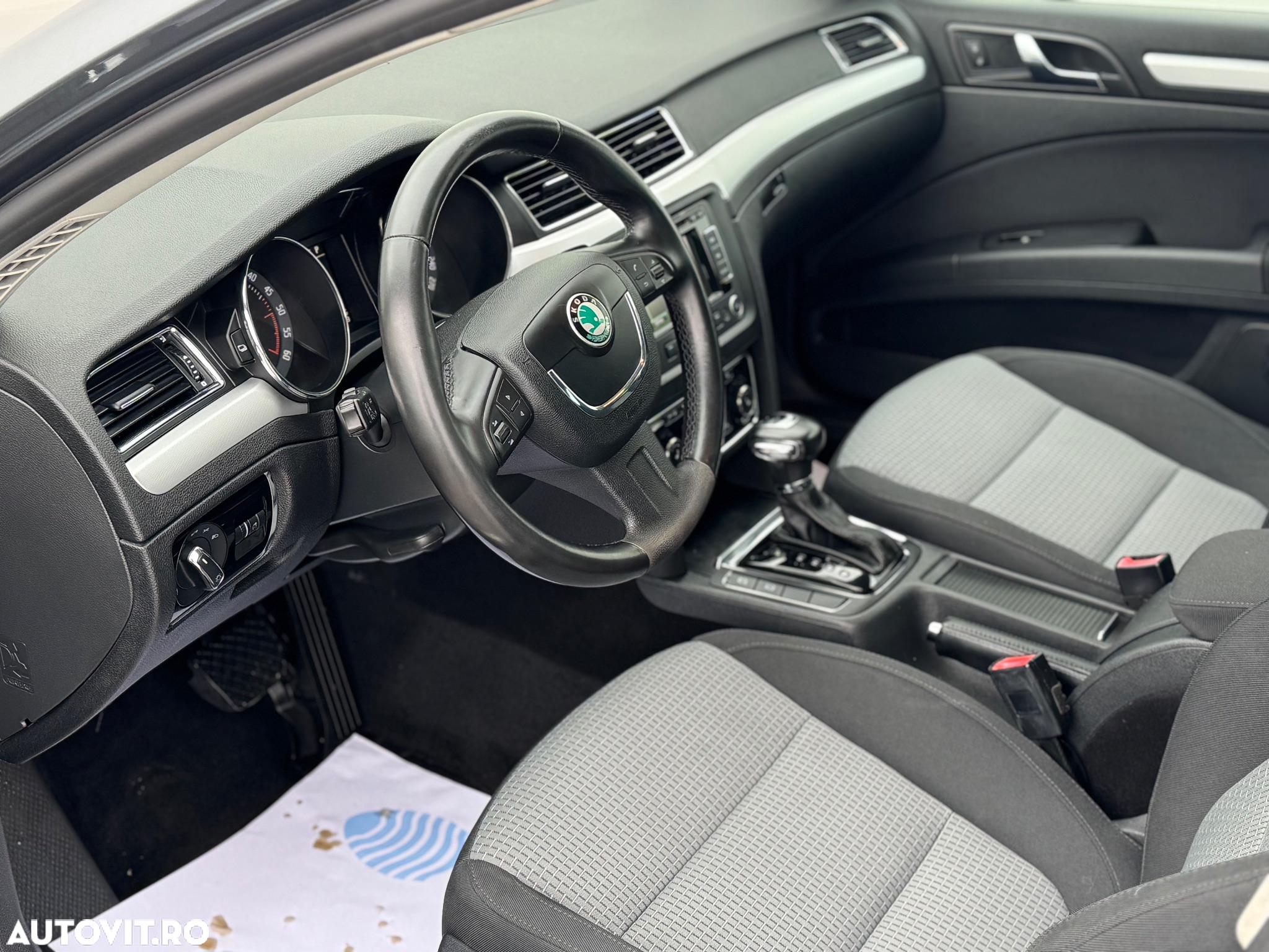 Skoda Superb 2.0 TDI DSG Exclusive - 4