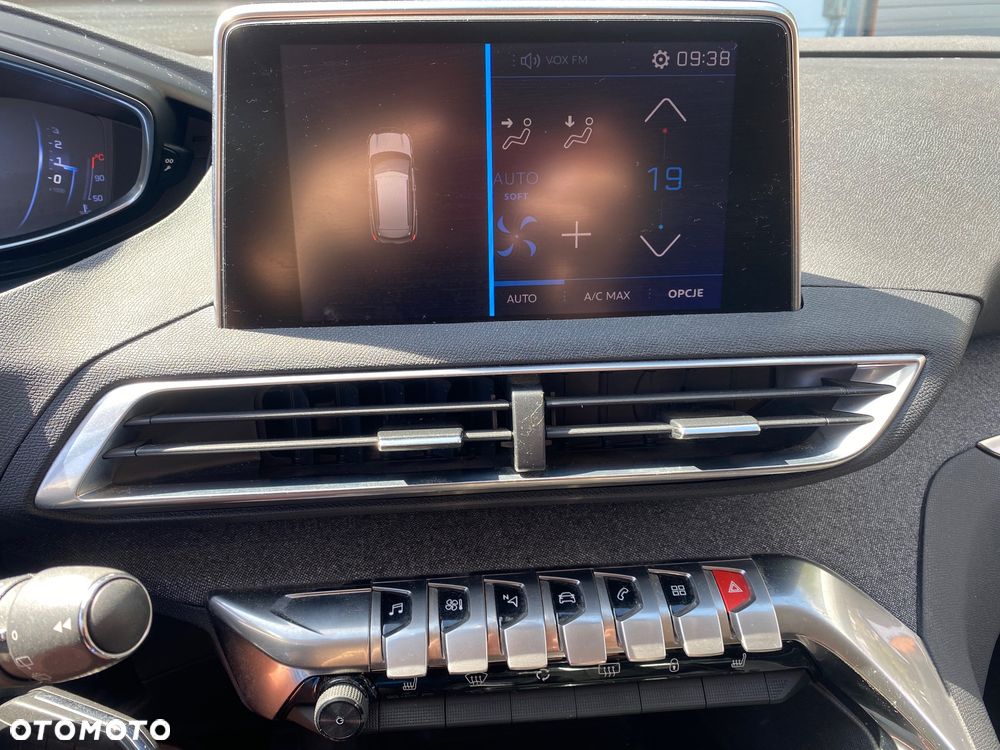 Peugeot 3008 1.6 BlueHDi Allure S&S - 22