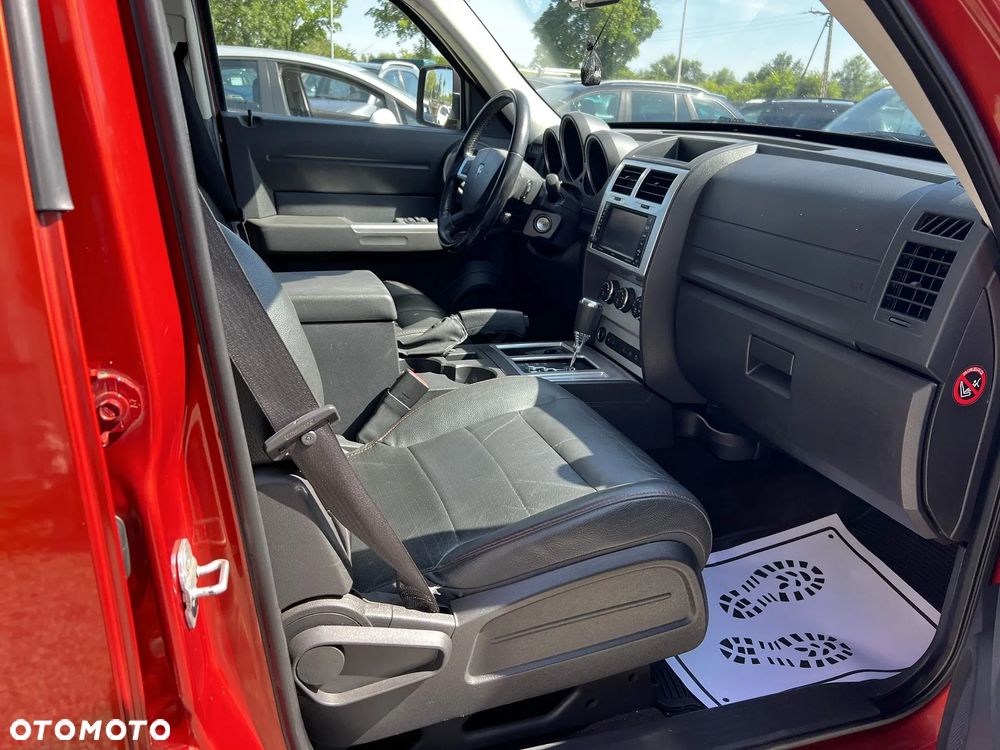 Dodge Nitro - 7