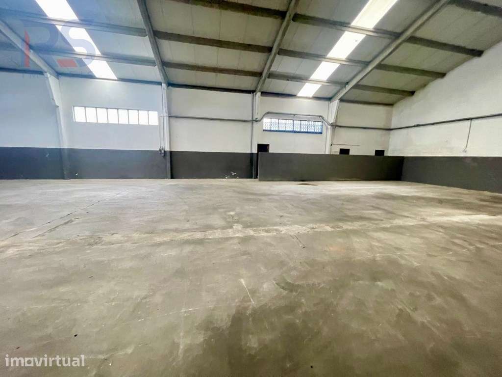 Armazém 530 m² + 220 m² logradouro - Grande imagem: 4/13