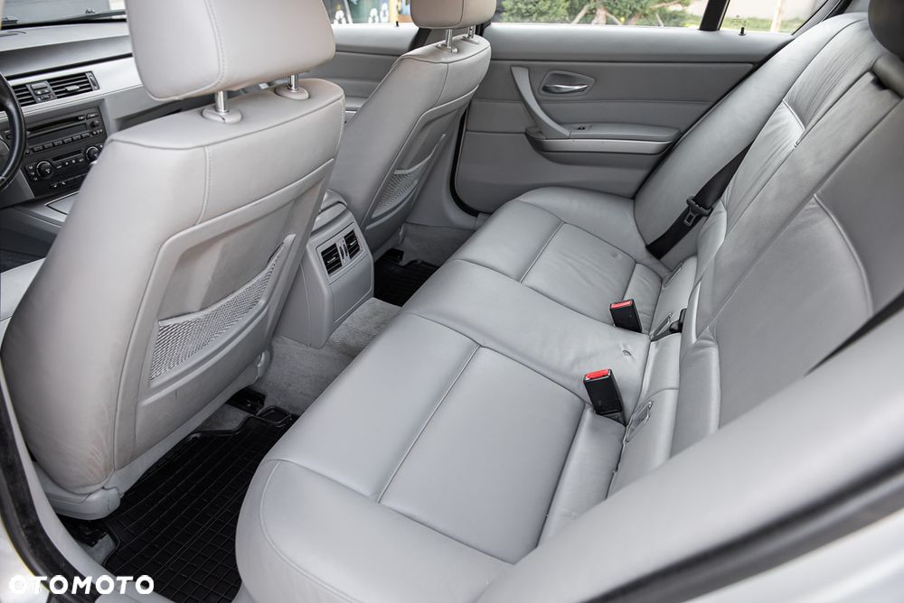 BMW Seria 3 325i - 18