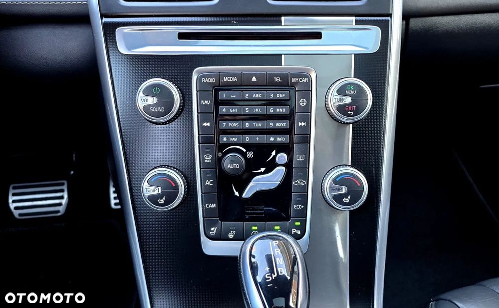 Volvo XC 60 T5 Drive-E R-Design Summum - 15