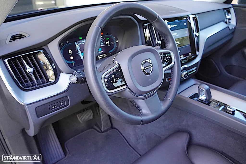 Volvo XC 60 2.0 T8 PHEV Plus Bright AWD - 28