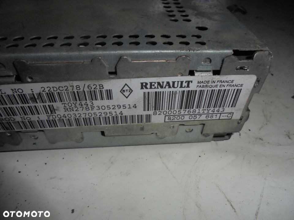 RADIO RENAULT 8200057681-C - 3