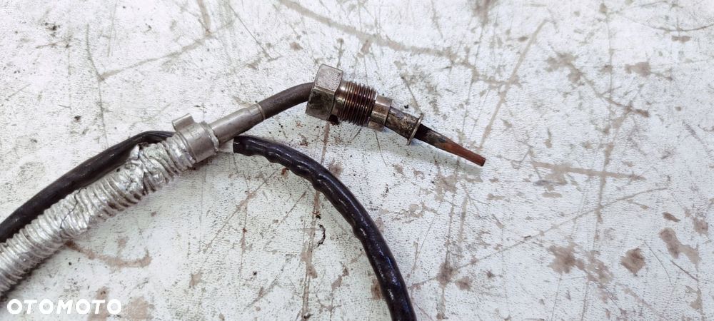 CZUJNIK TEMPERATURY SPALIN AUDI A4 A5 04L919529E - 2