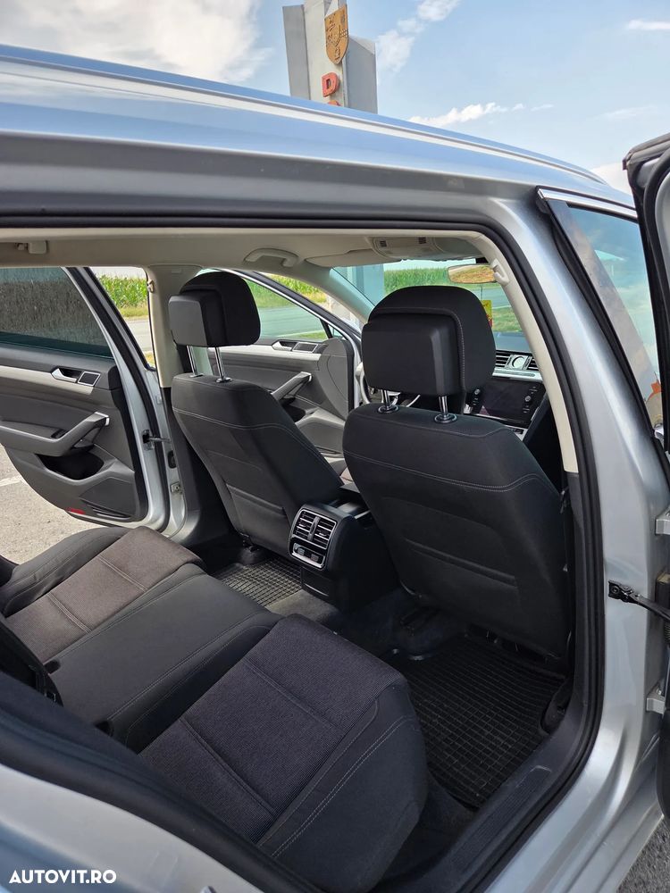 Volkswagen Passat 2.0 TDI Comfortline - 10