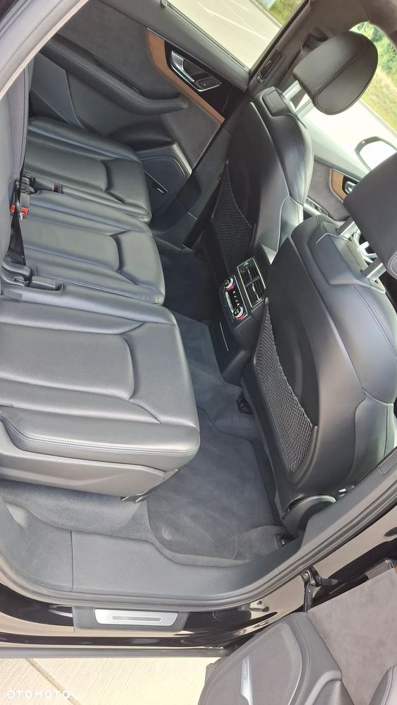 Audi Q7 - 8