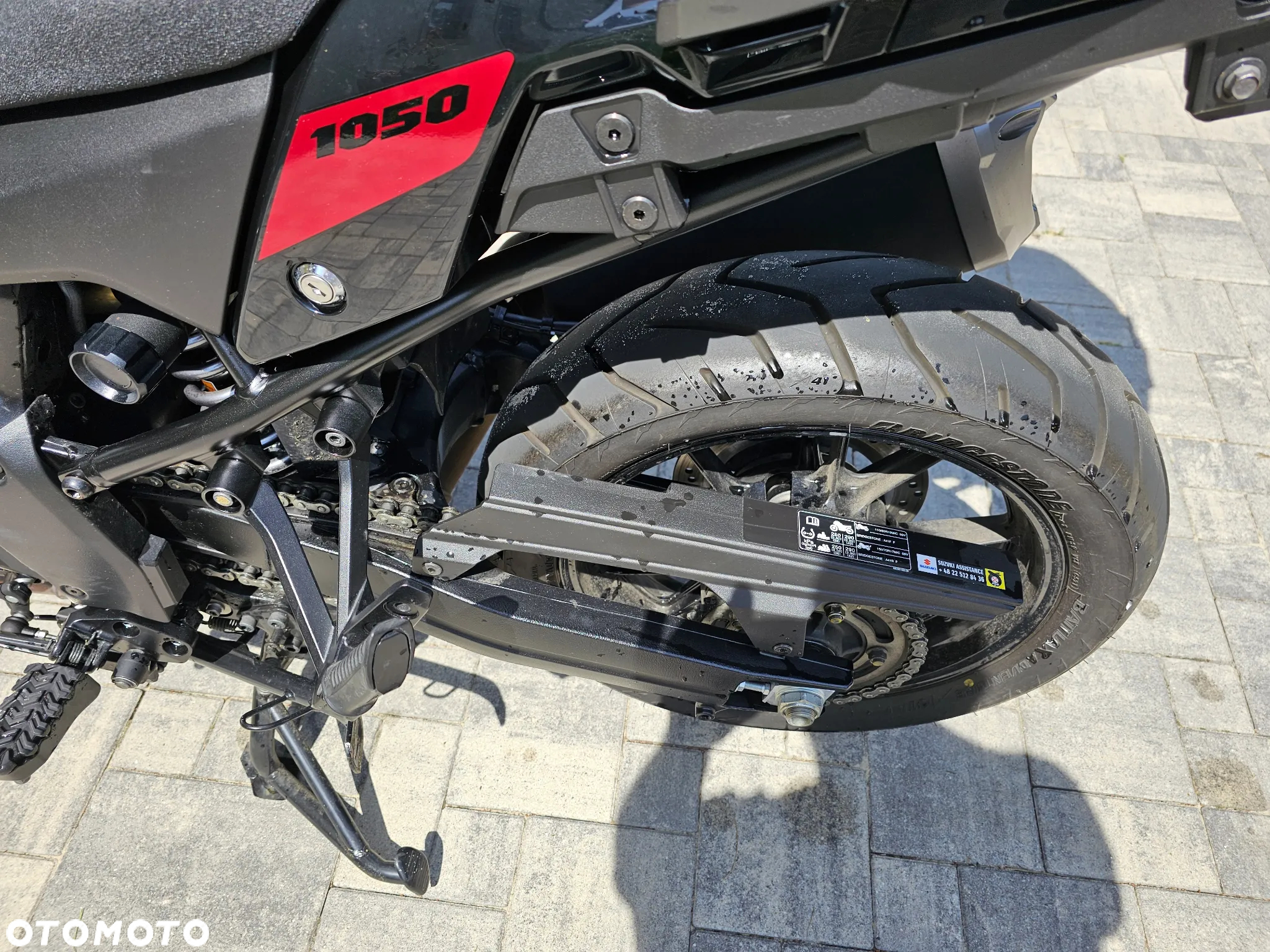 Suzuki V-STROM - 10