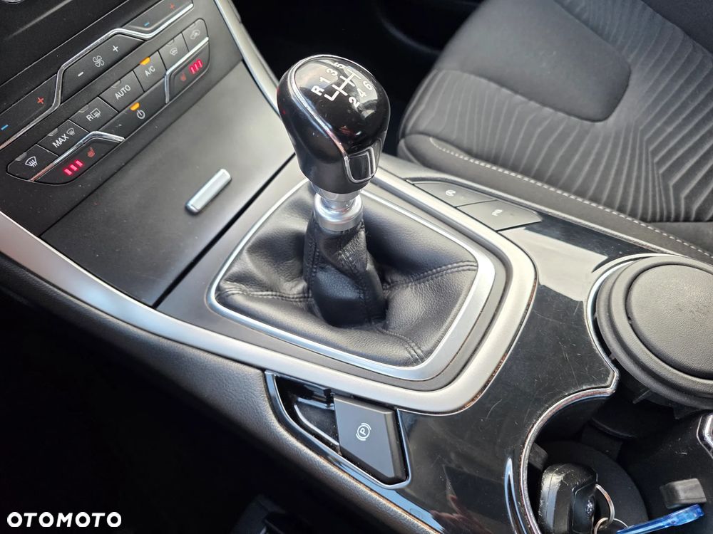 Ford S-Max - 16