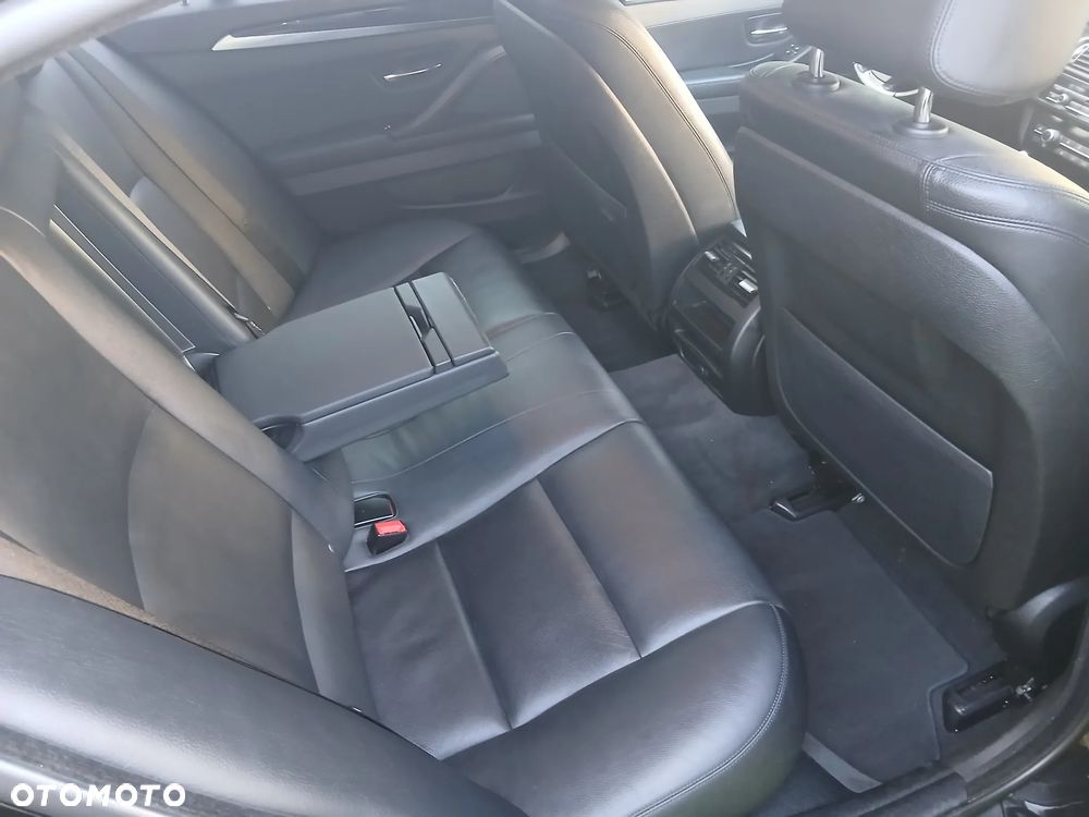 BMW Seria 5 520d - 23