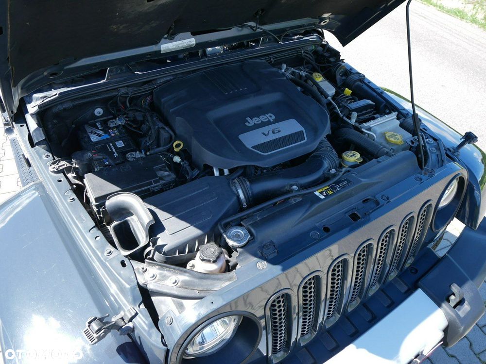 Jeep Wrangler 3.6 Unlim X - 27