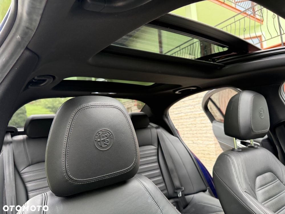 Alfa Romeo Giulia 2.0 Turbo 16V AT8-Q4 Veloce Ti - 11