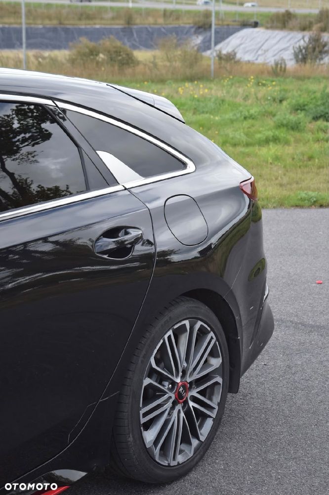 Kia ProCeed 1.6 T-GDI GT DCT - 14