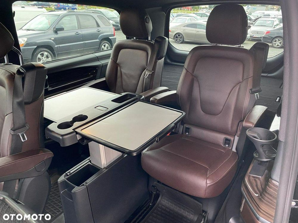 Mercedes-Benz Klasa V - 8