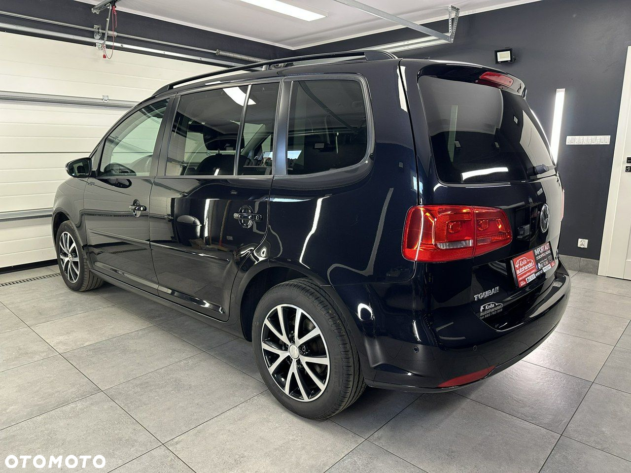 Volkswagen Touran 1.6 TDI DPF DSG Comfortline - 3