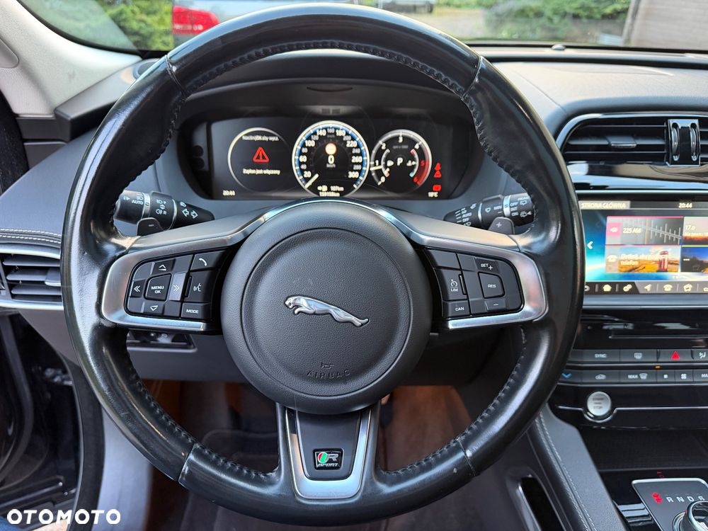 Jaguar F-Pace 20d AWD R-Sport - 13