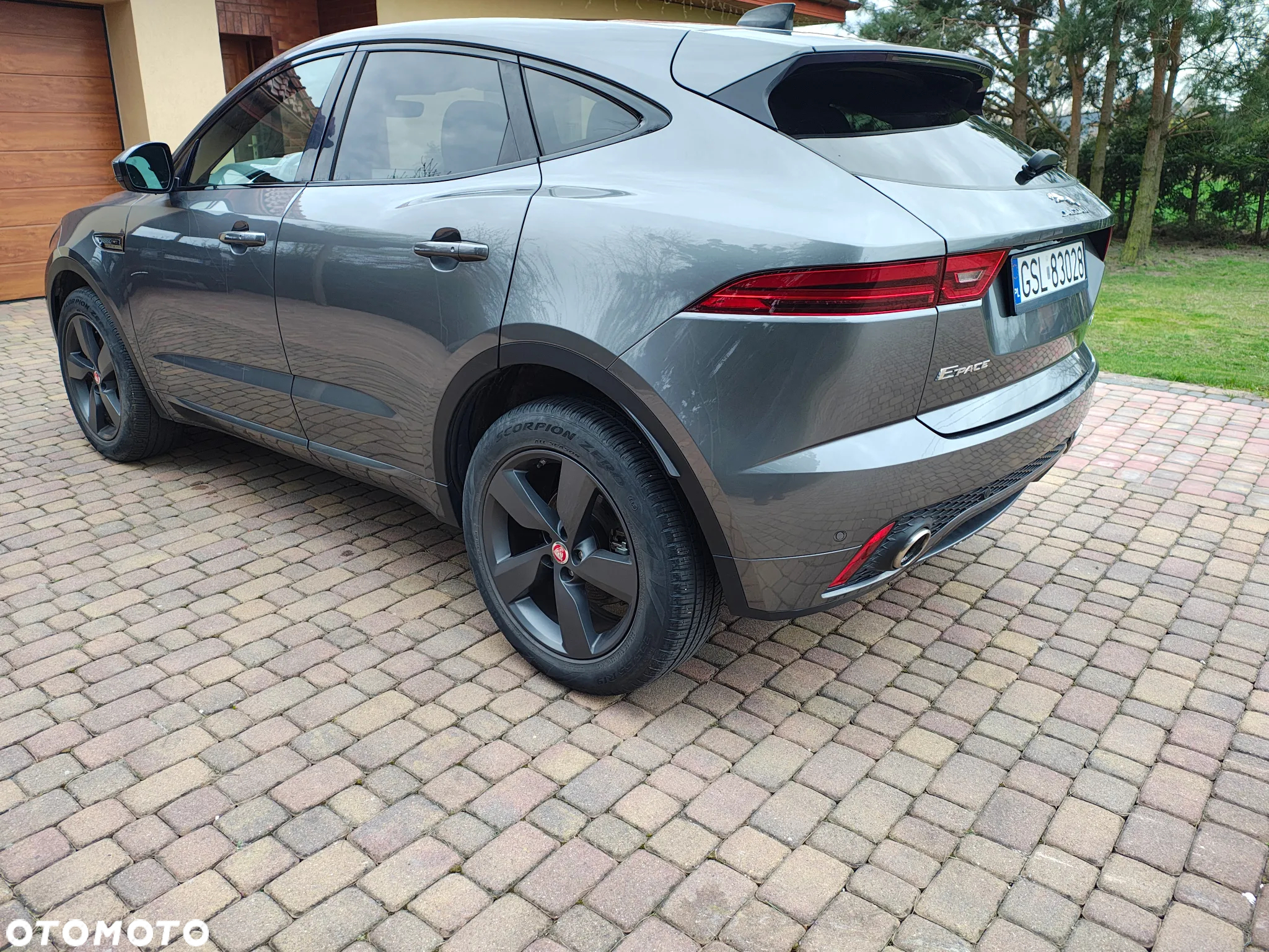 Jaguar E-Pace P200 AWD R-Dynamic HSE - 2