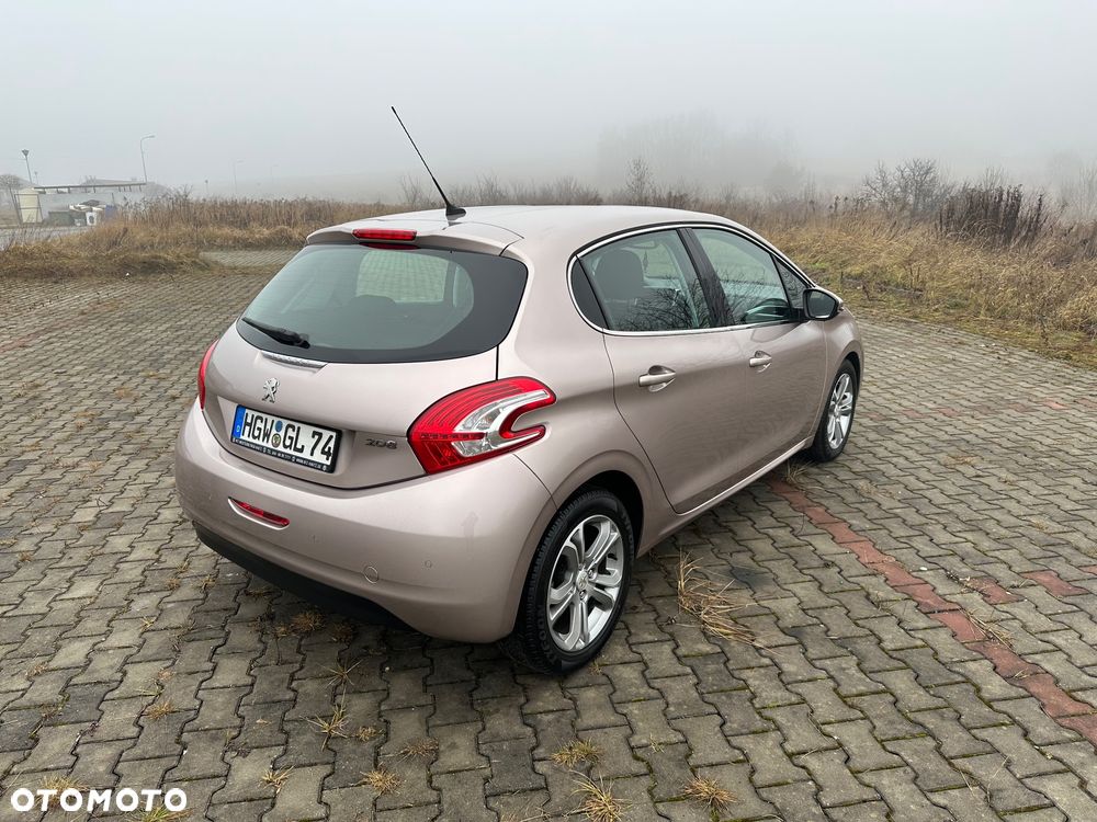 Peugeot 208 1.6 VTi Allure - 11