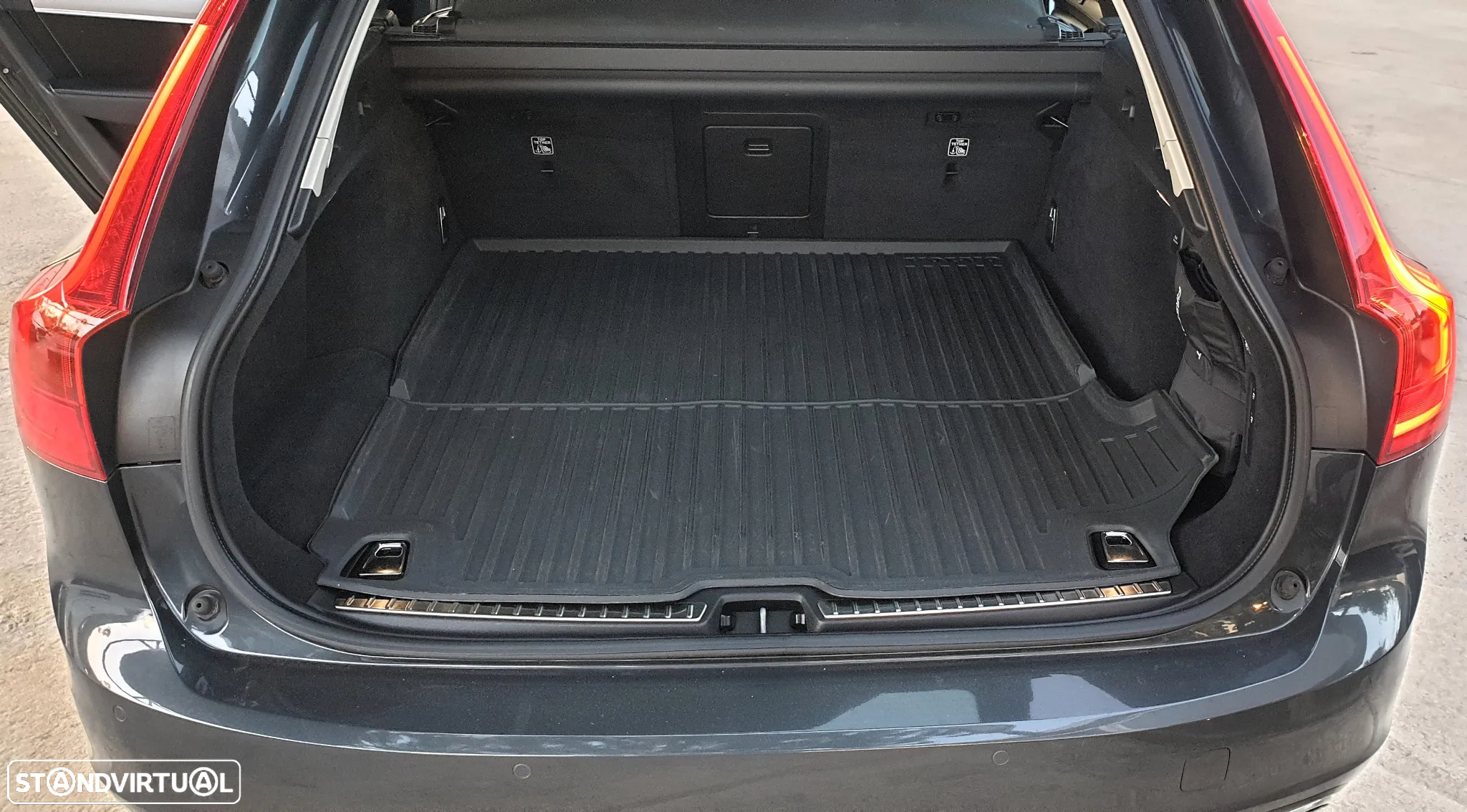 Volvo V90 2.0 D4 Inscription Geartronic - 24