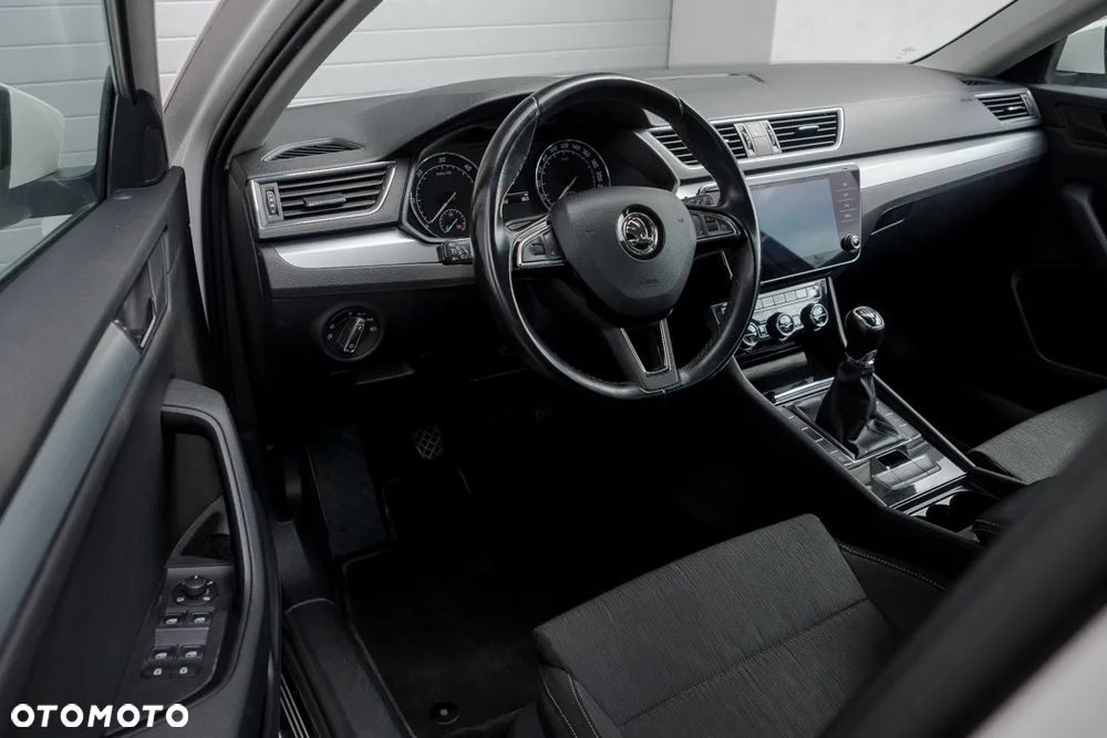 Skoda Superb 1.6 TDI Ambition - 11