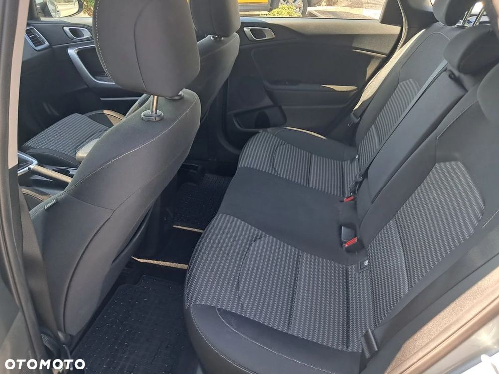 Kia Ceed 1.5 T-GDI M - 11