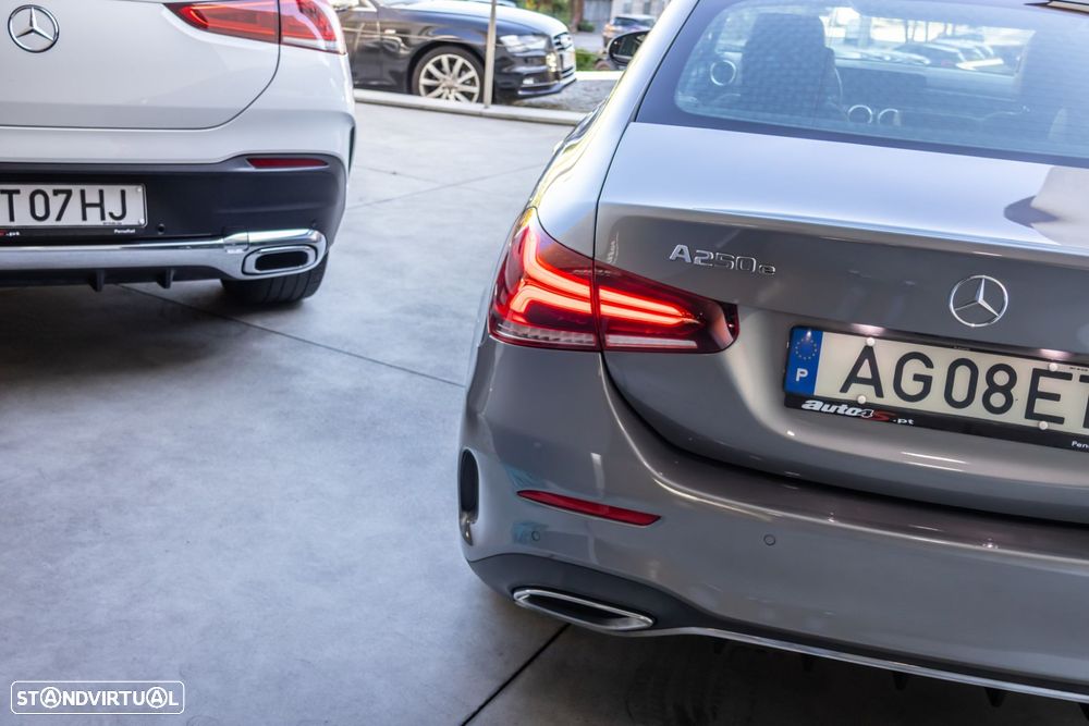 Mercedes-Benz A 250 e AMG Line - 8