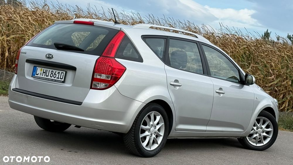 Kia Ceed - 34