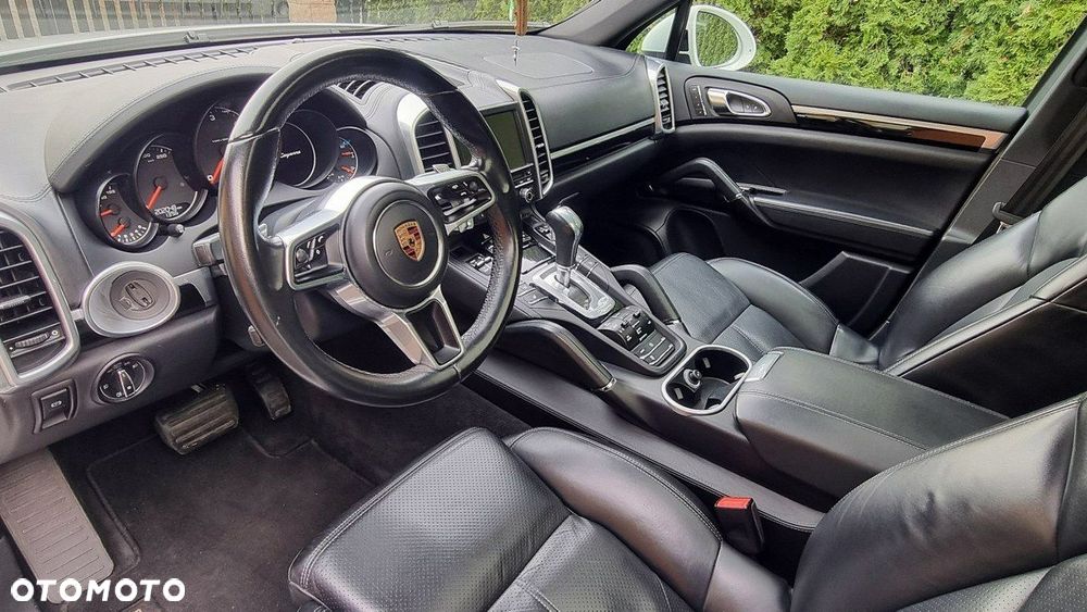 Porsche Cayenne - 12