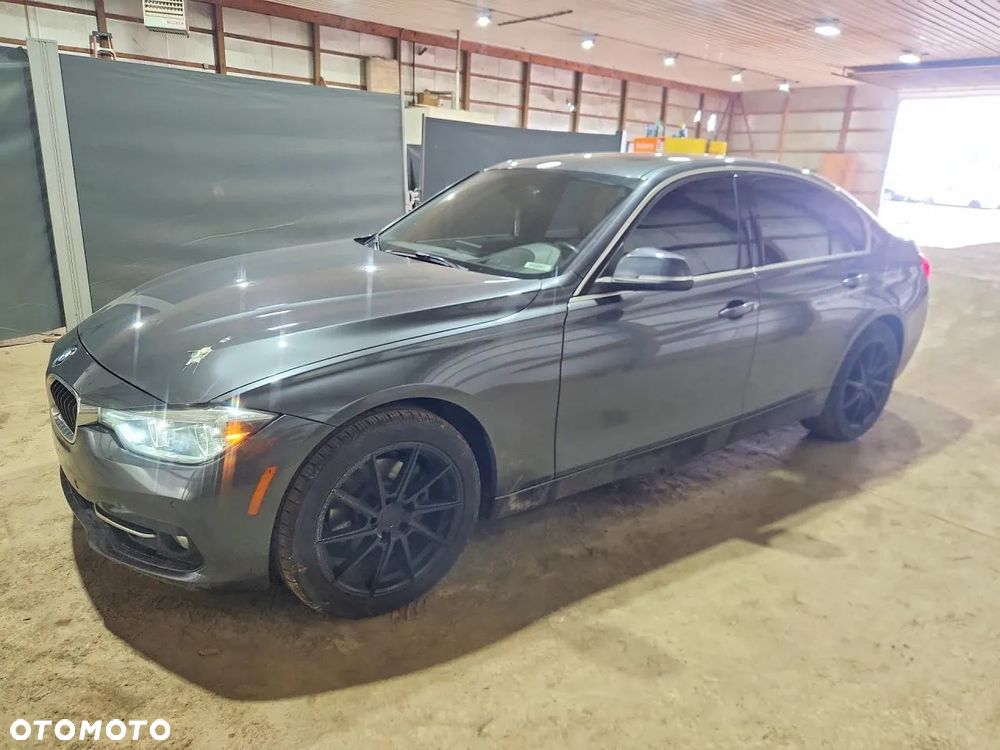 BMW Seria 3 330i xDrive Sport Line - 1