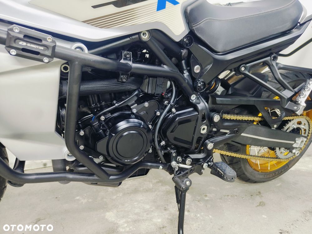 QJMOTOR SRT 800SX - 24