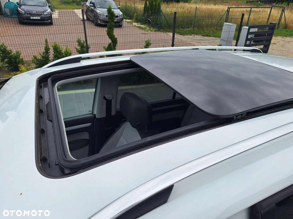 Volkswagen Touran - 14