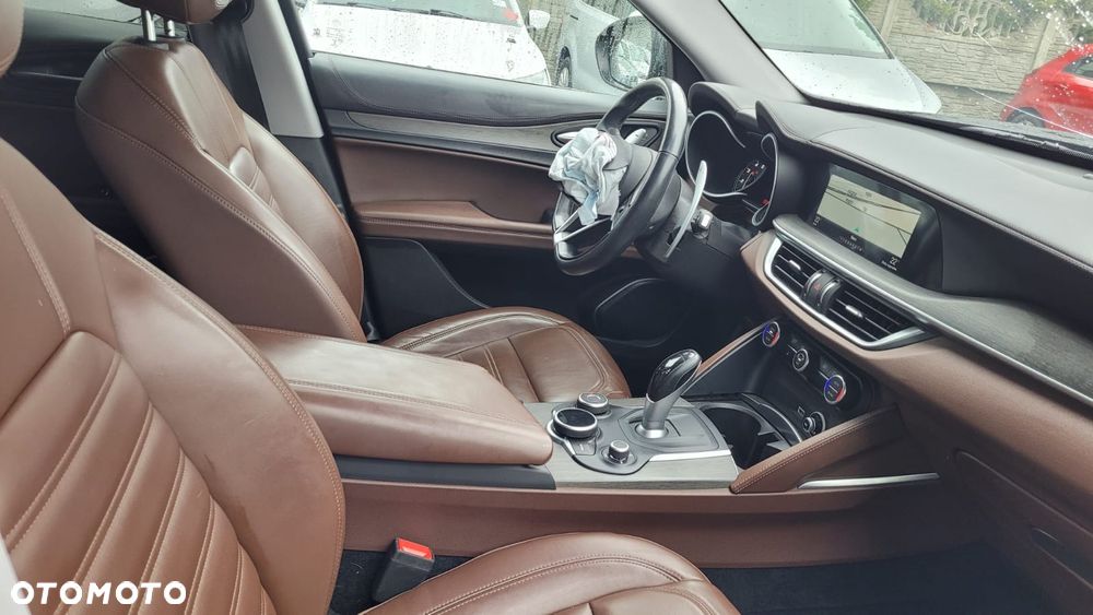 Alfa Romeo Stelvio 2.0 Turbo 16V AT8-Q4 Executive - 12