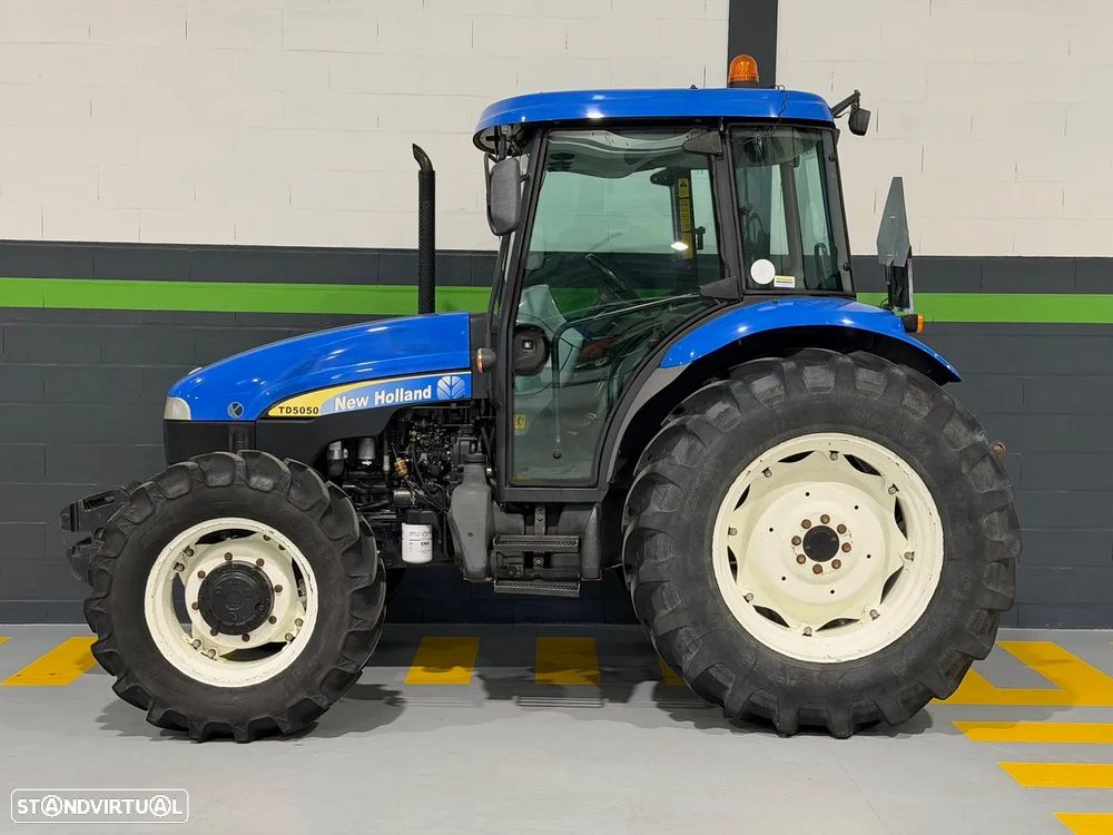 New Holland TD5050 Cabine AC 4RM - 15