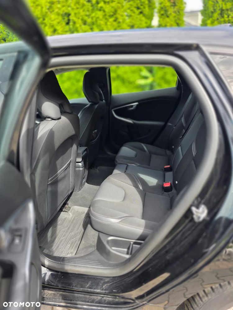 Volvo V40 D3 Momentum - 8
