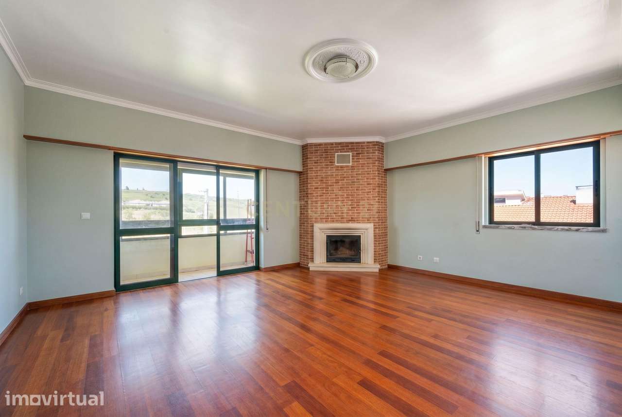 Apartamento T3 com 120m² | Sala com Lareira | Excelentes Áreas e Luz N - Grande imagem: 4/28