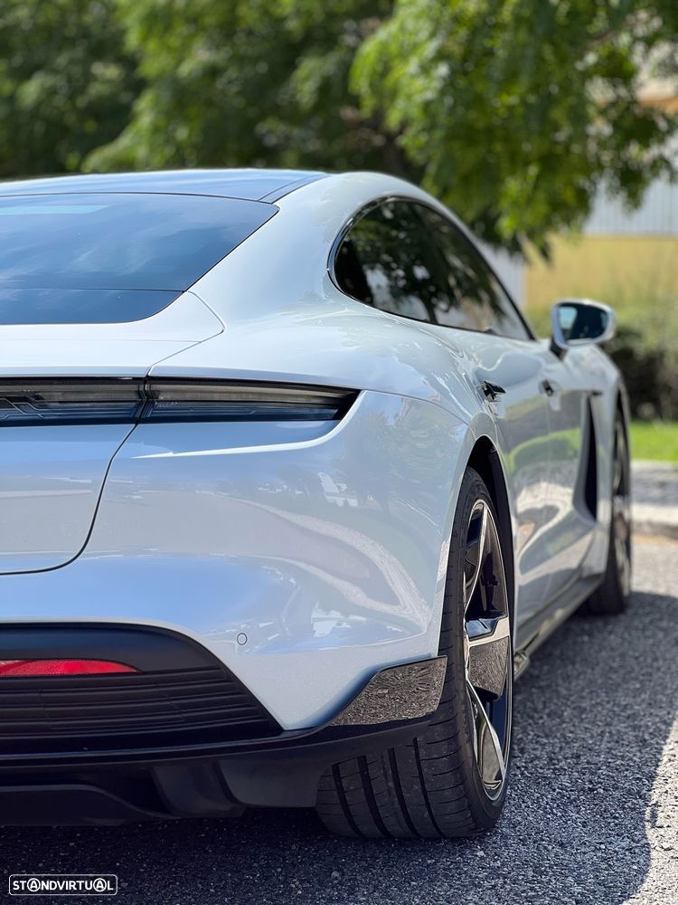 Porsche Taycan Turbo - 6