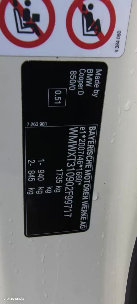 MINI 5 Portas Cooper D Auto - 27