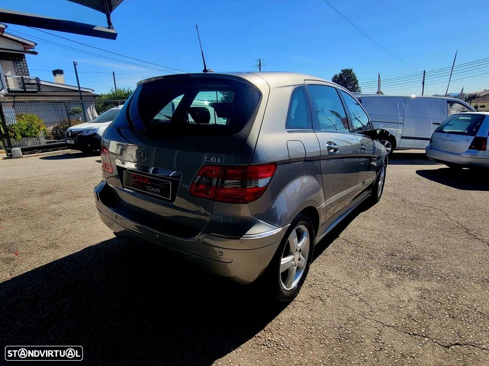 Mercedes-Benz B 180 - 10