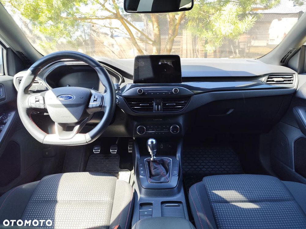 Ford Focus 1.0 EcoBoost Start-Stopp-System ST-LINE STYLE - 24